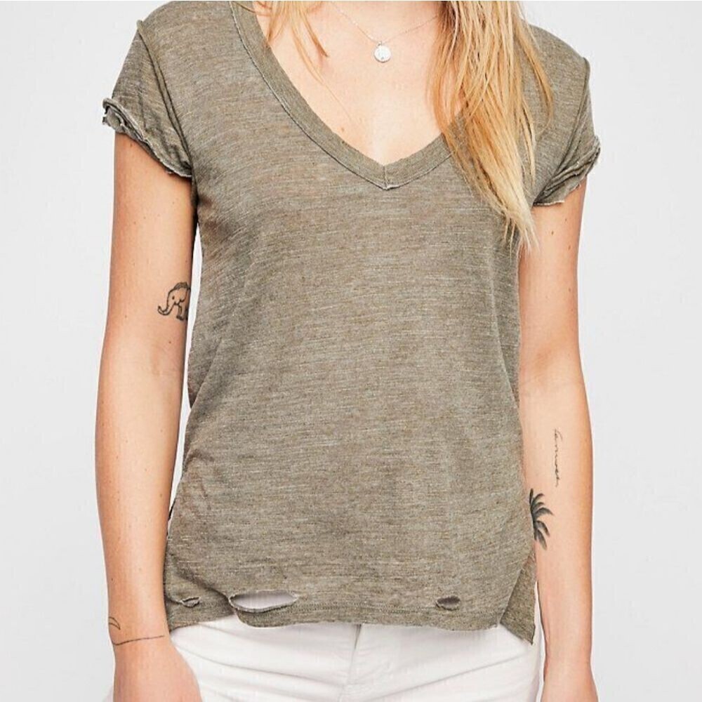 We the Free grey Cali v-neck tee